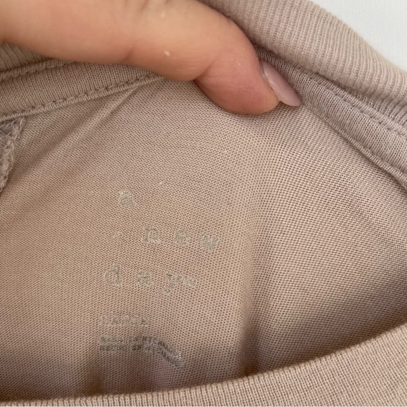 Tan Tee - Picture 4 of 5